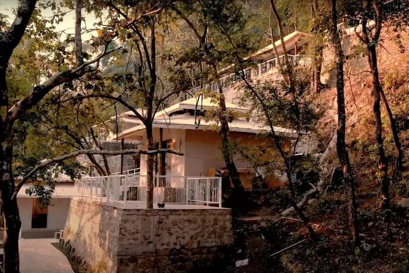 ホテル Oneness Rishikesh By Ganga Kinare  A Luxury Wilderness Resort