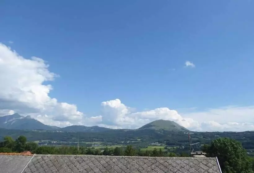 Hotelli Restaurant Les Chenets