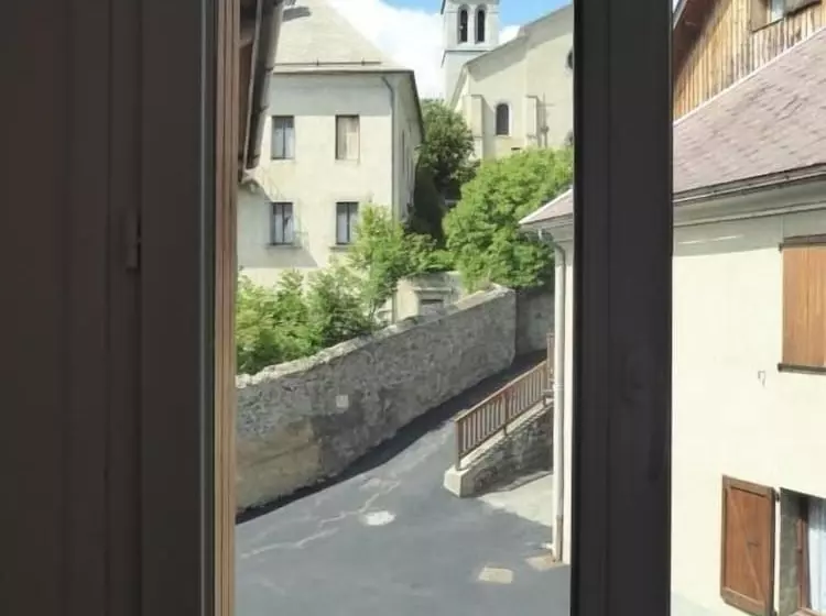 Hotelli Restaurant Les Chenets