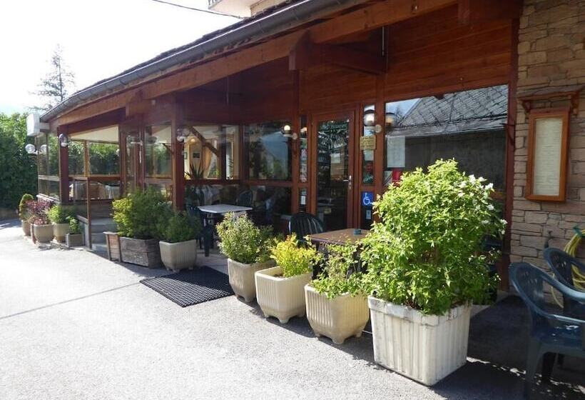 Отель Restaurant Les Chenets
