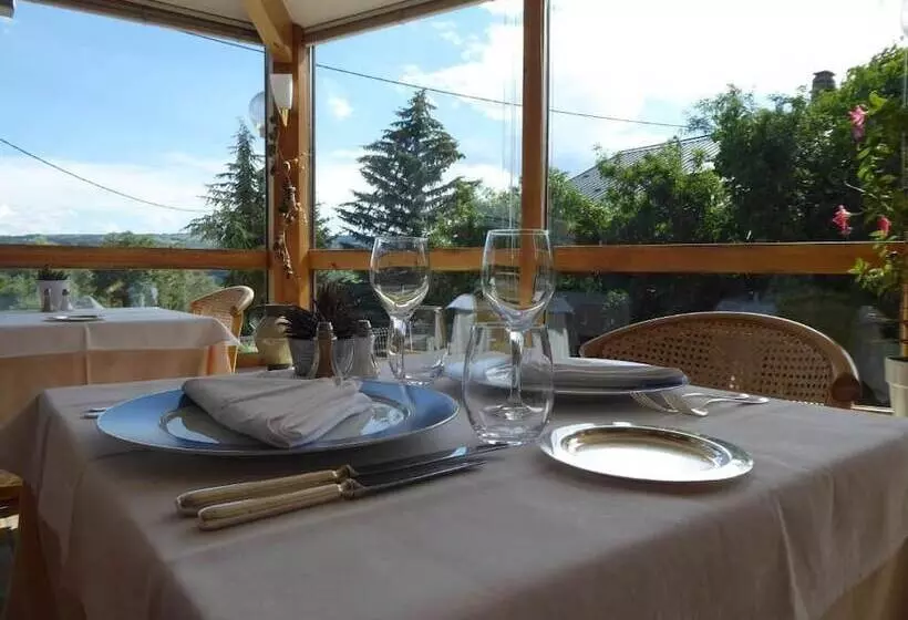 Hotelli Restaurant Les Chenets