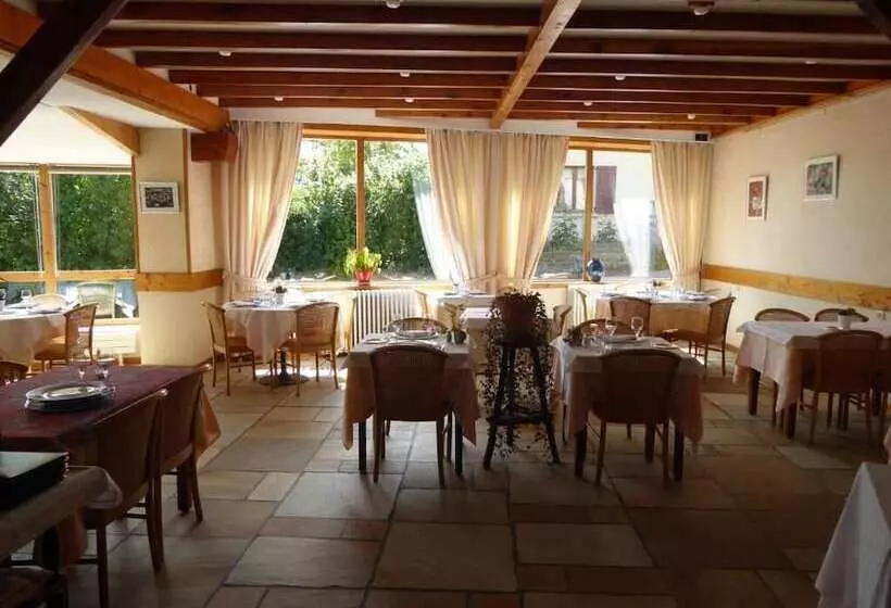Hotelli Restaurant Les Chenets