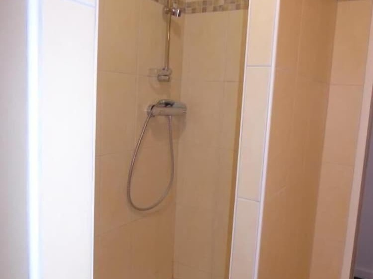 Отель Restaurant Les Chenets