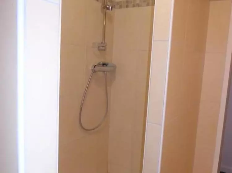 Hotelli Restaurant Les Chenets