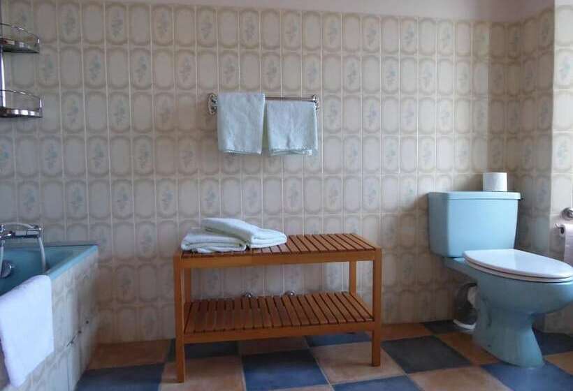 Отель Restaurant Les Chenets