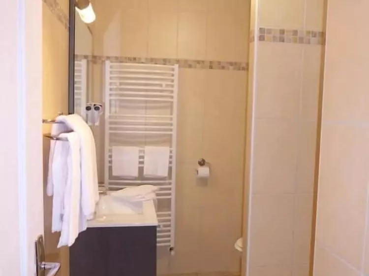 Hotelli Restaurant Les Chenets