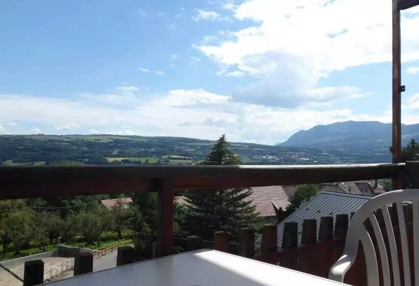 Hotelli Restaurant Les Chenets