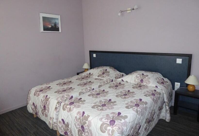 Отель Restaurant Les Chenets