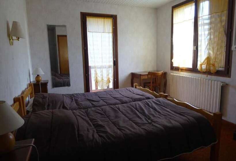 Отель Restaurant Les Chenets