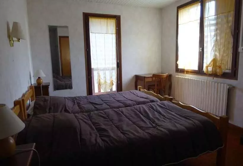 Hotelli Restaurant Les Chenets