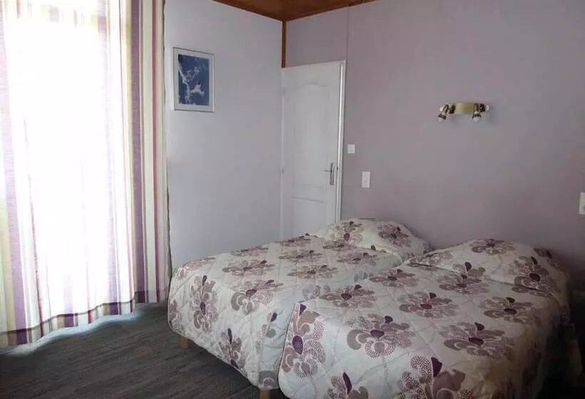 Hotelli Restaurant Les Chenets