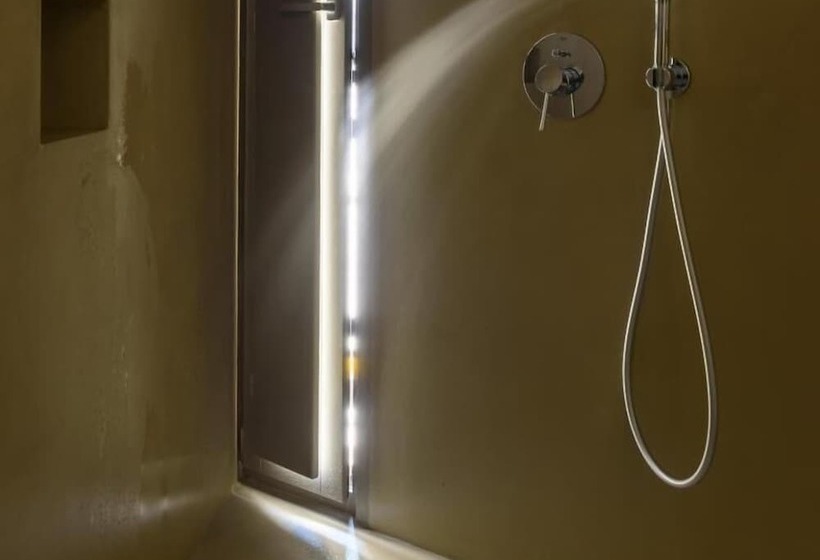 Отель Santopaz Suites