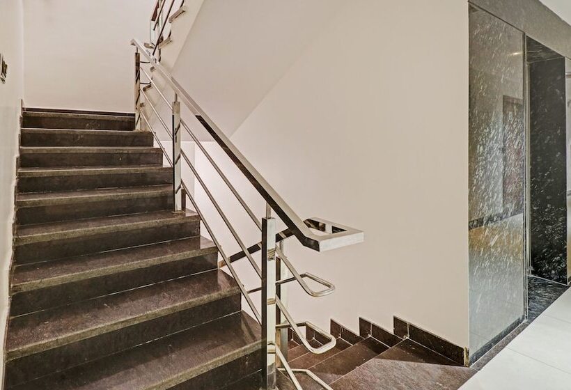 Hotel Treebo Emora Grand