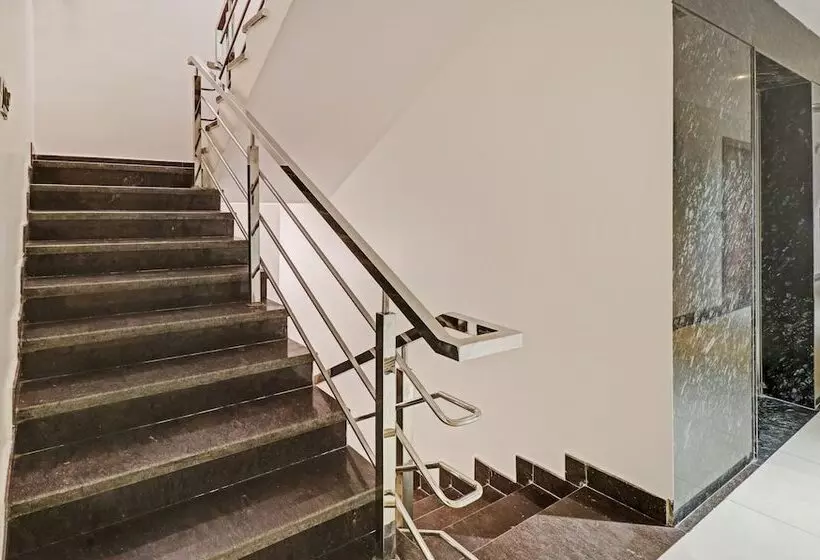 Hotelli Treebo Emora Grand