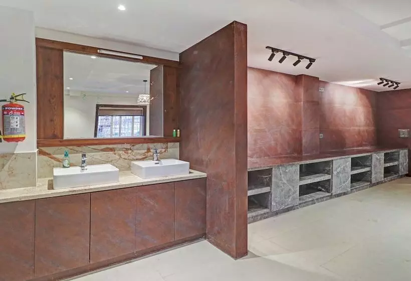 Hotelli Treebo Emora Grand