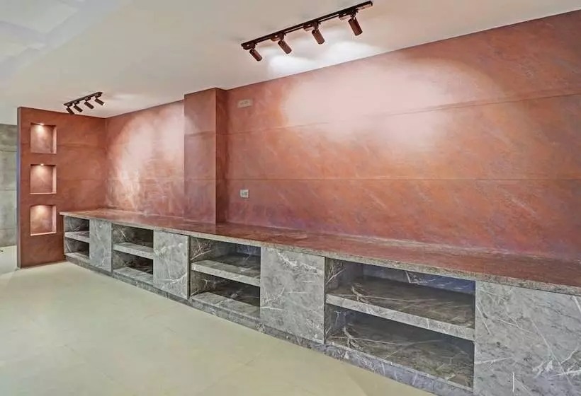 Hotelli Treebo Emora Grand