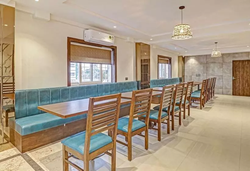 Hotelli Treebo Emora Grand