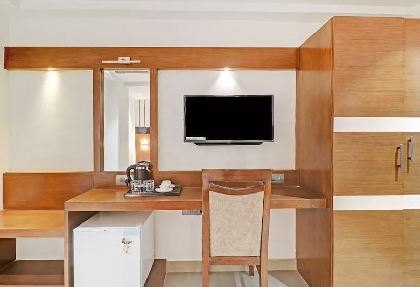 Hotelli Treebo Emora Grand