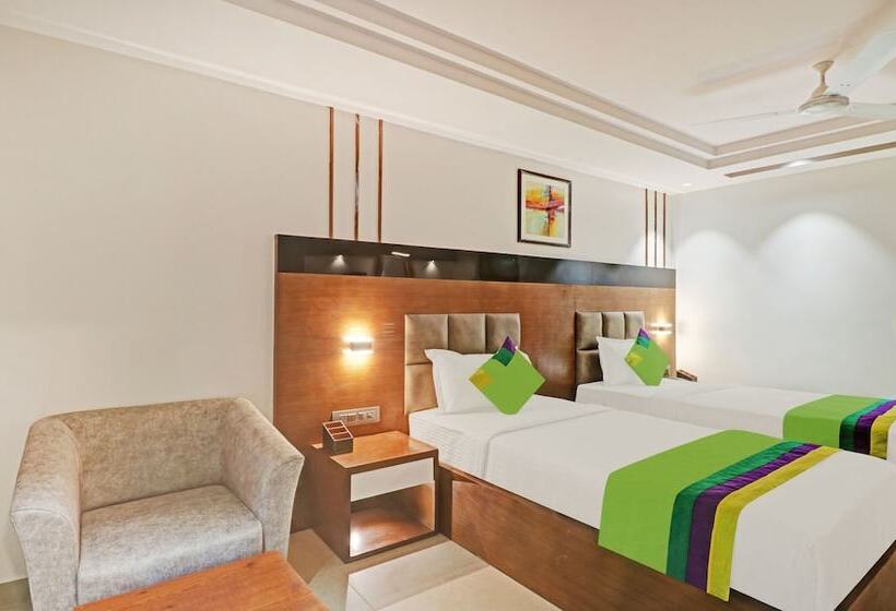 Hotel Treebo Emora Grand