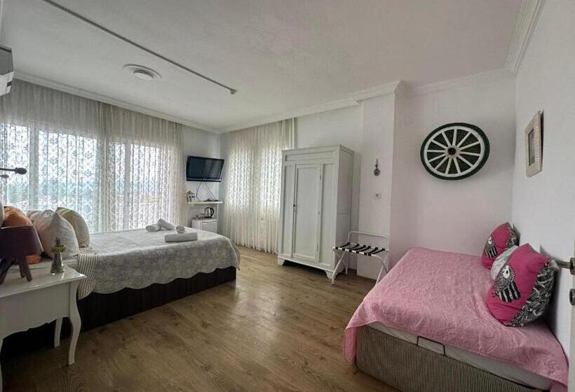 Monat Otel Hacimemis