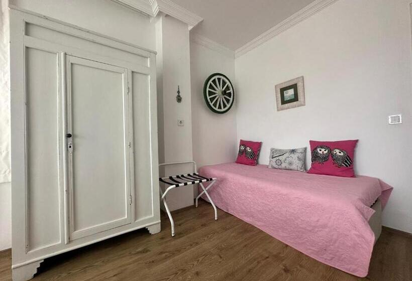 Monat Otel Hacimemis