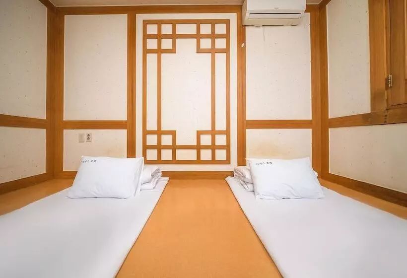 Motelli Taebaek Egis