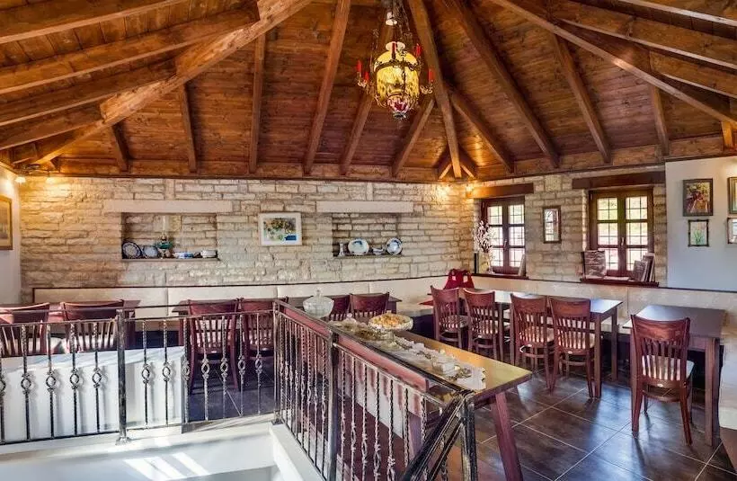 Majatalo Gioraldi Art