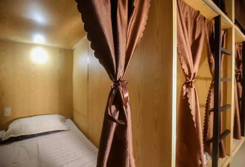 ペンション Sleep Box  Di Ngau Homestay Hue