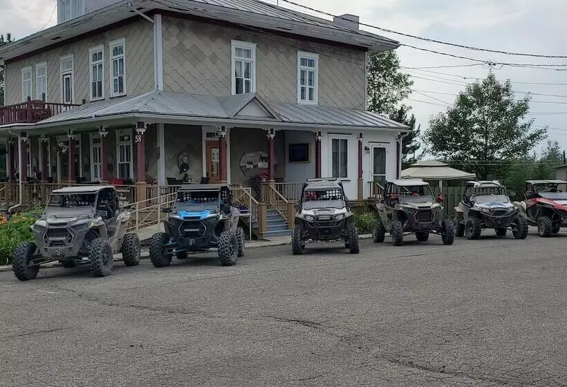 Aamiaismajoitus (B&B) L Ancien Presbytère De St Marcel
