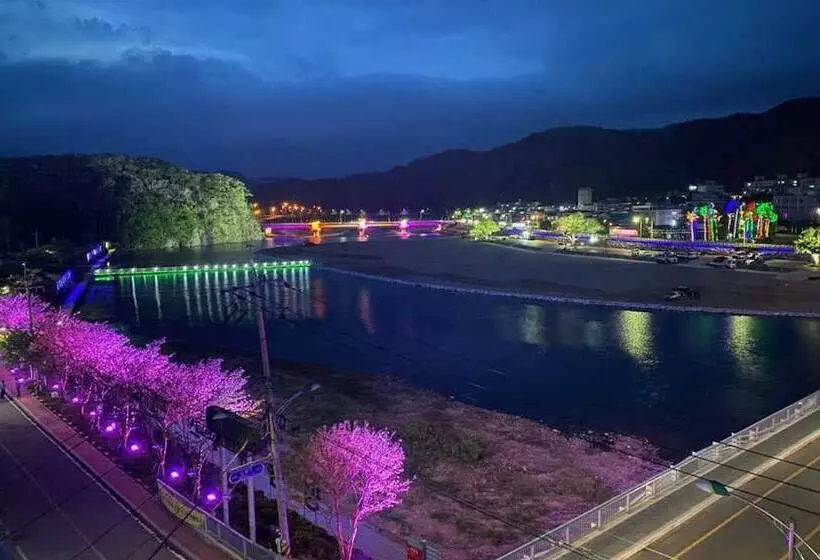 Cheongsong Baegunjang Motel