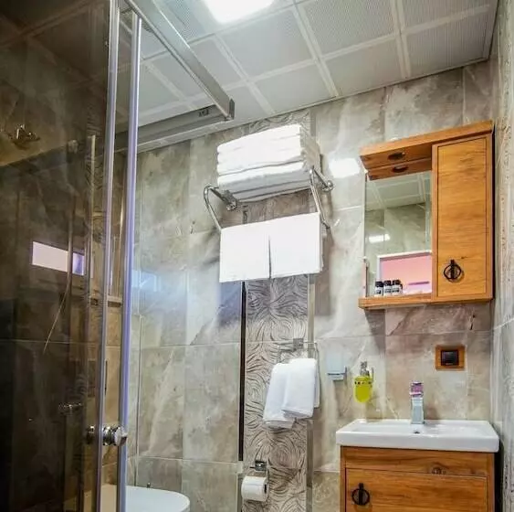 Dolphin Boutique Hotel & Restaurant