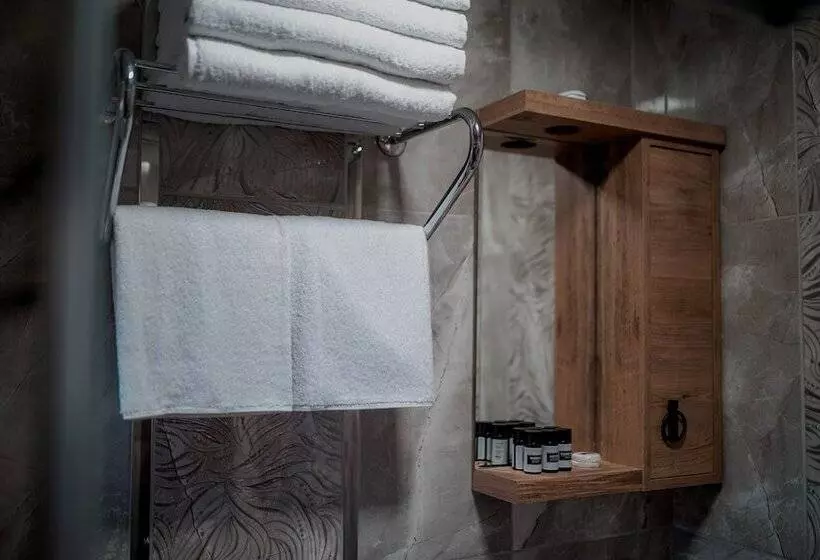 Dolphin Boutique Hotel & Restaurant