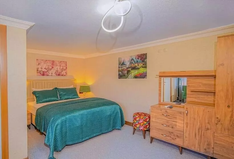 Dolphin Boutique Hotel & Restaurant