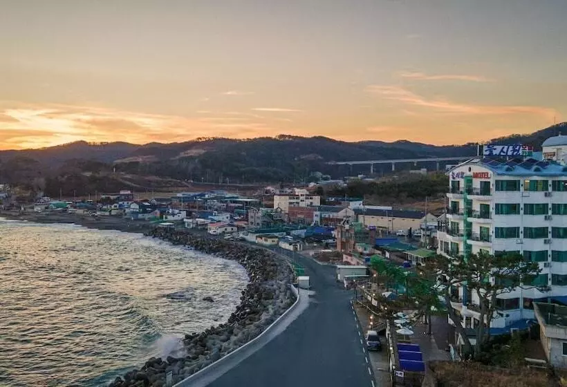 Gyeongju Neulsiwon Pension