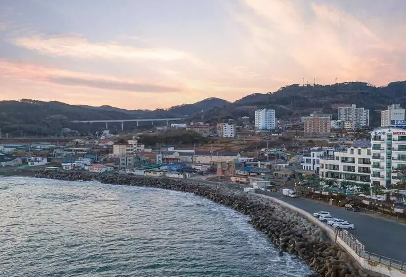 Gyeongju Neulsiwon Pension