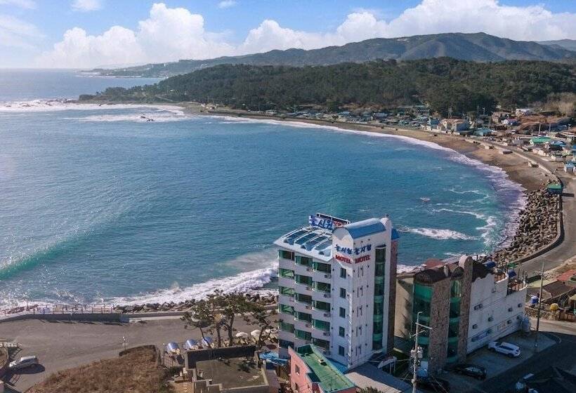 Gyeongju Neulsiwon Pension