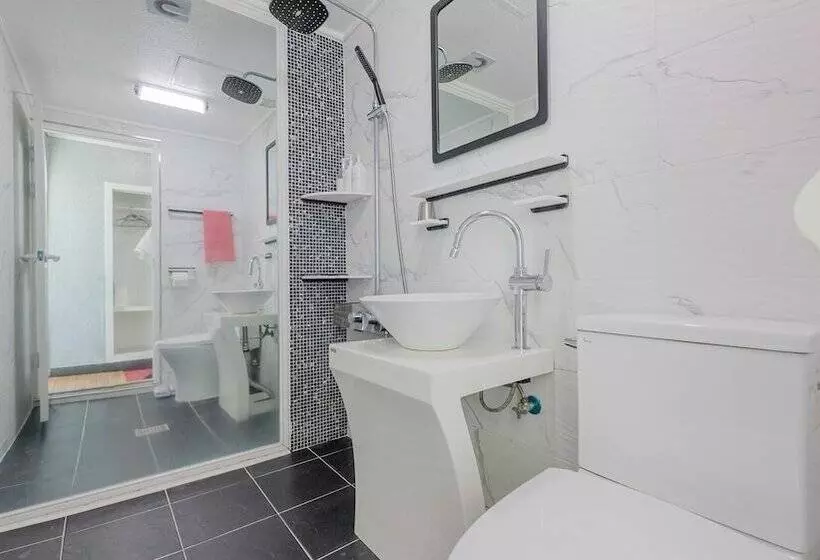 Gyeongju Neulsiwon Pension