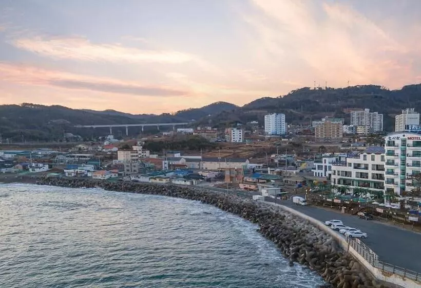 Gyeongju Neulsiwon Pension