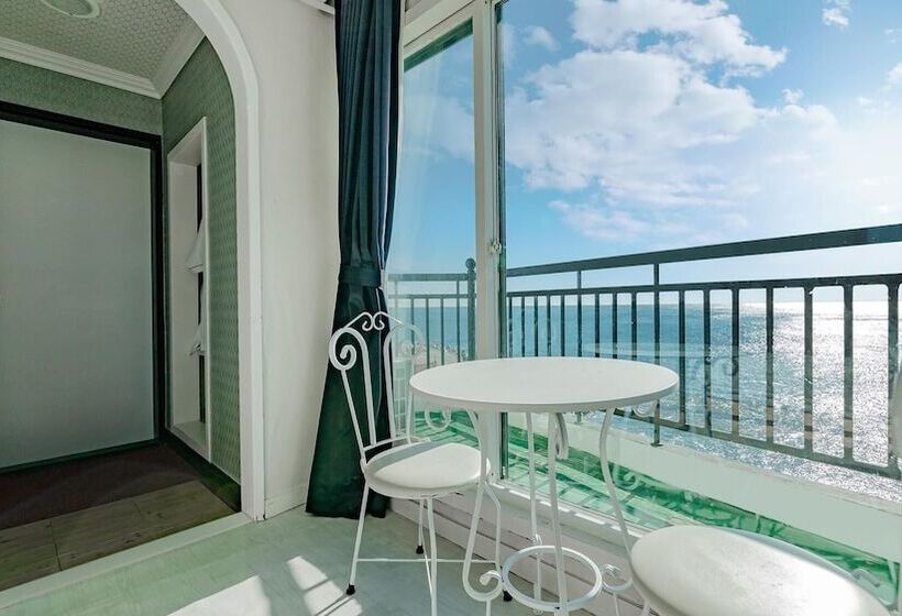 Gyeongju Neulsiwon Pension