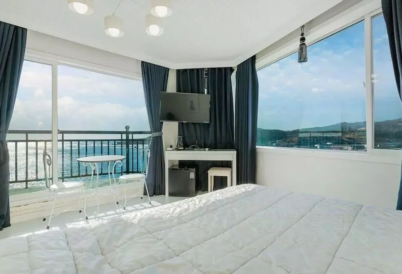 Gyeongju Neulsiwon Pension