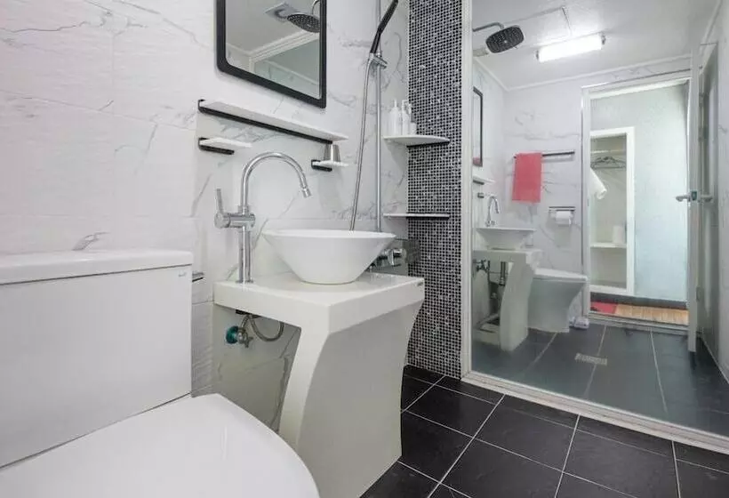 Gyeongju Neulsiwon Pension