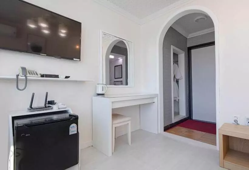 Gyeongju Neulsiwon Pension