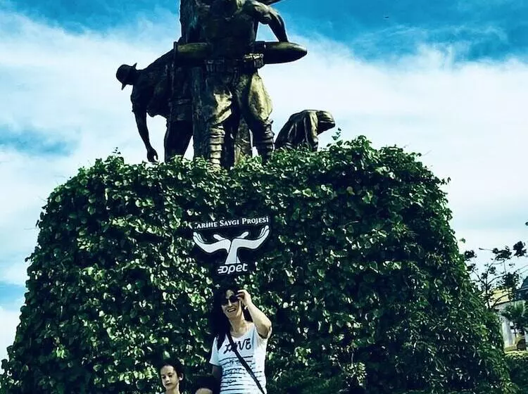 مسافرخانه Moonlight Ay Isigi