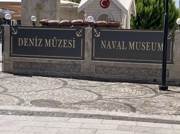 مسافرخانه Moonlight Ay Isigi