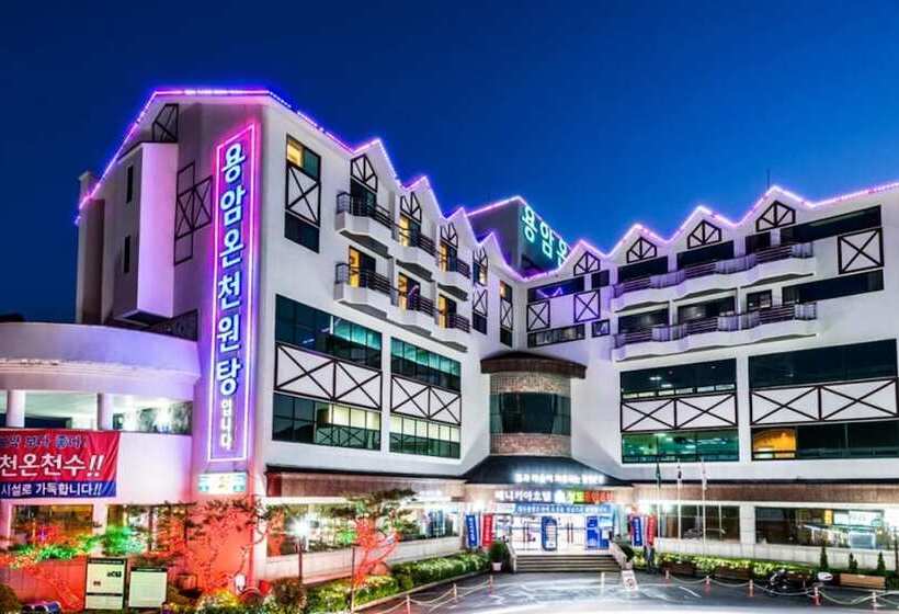 ホテル Benikea Cheongdo Yongam Oncheon