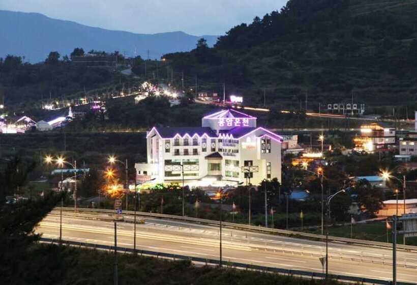 ホテル Benikea Cheongdo Yongam Oncheon