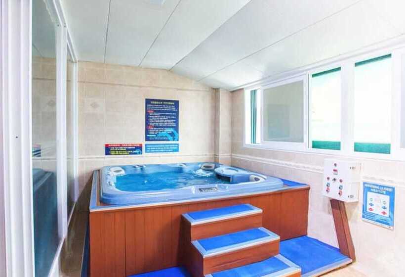 ホテル Benikea Cheongdo Yongam Oncheon