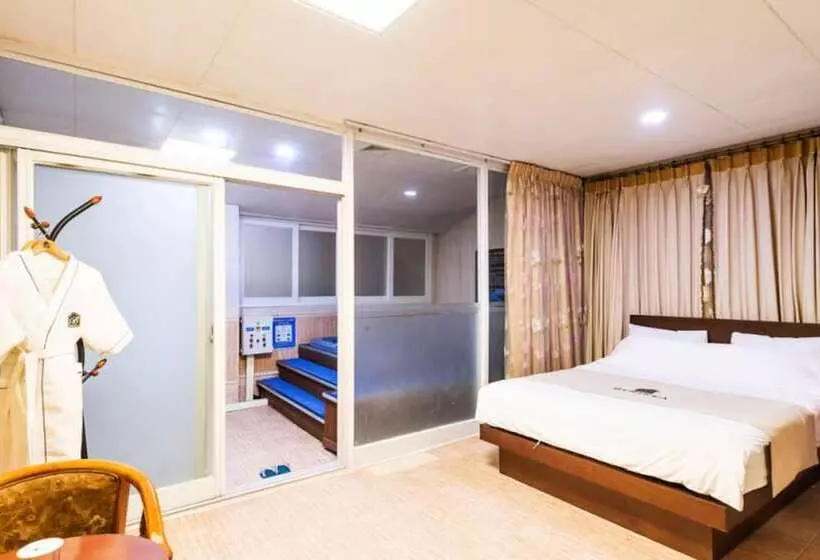 Hotelli Benikea Cheongdo Yongam Oncheon