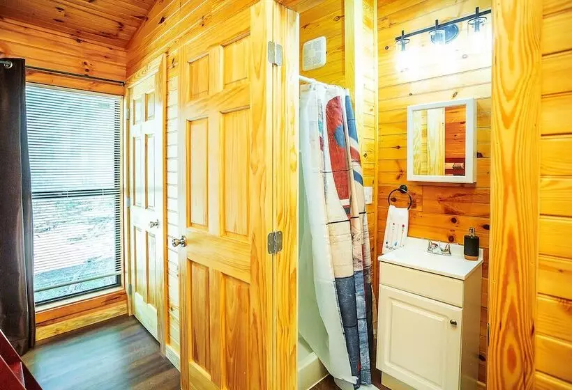 Hotelli Bigfoot Lodge Room Two