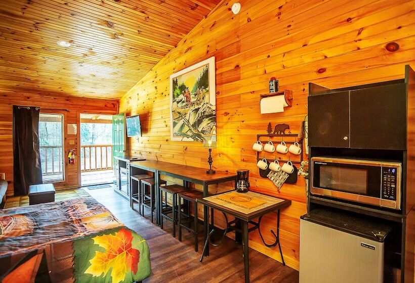 Отель Bigfoot Lodge Room Two